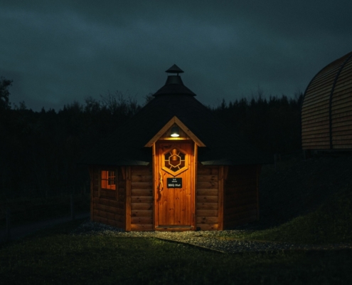 Glamping BBQ Hut